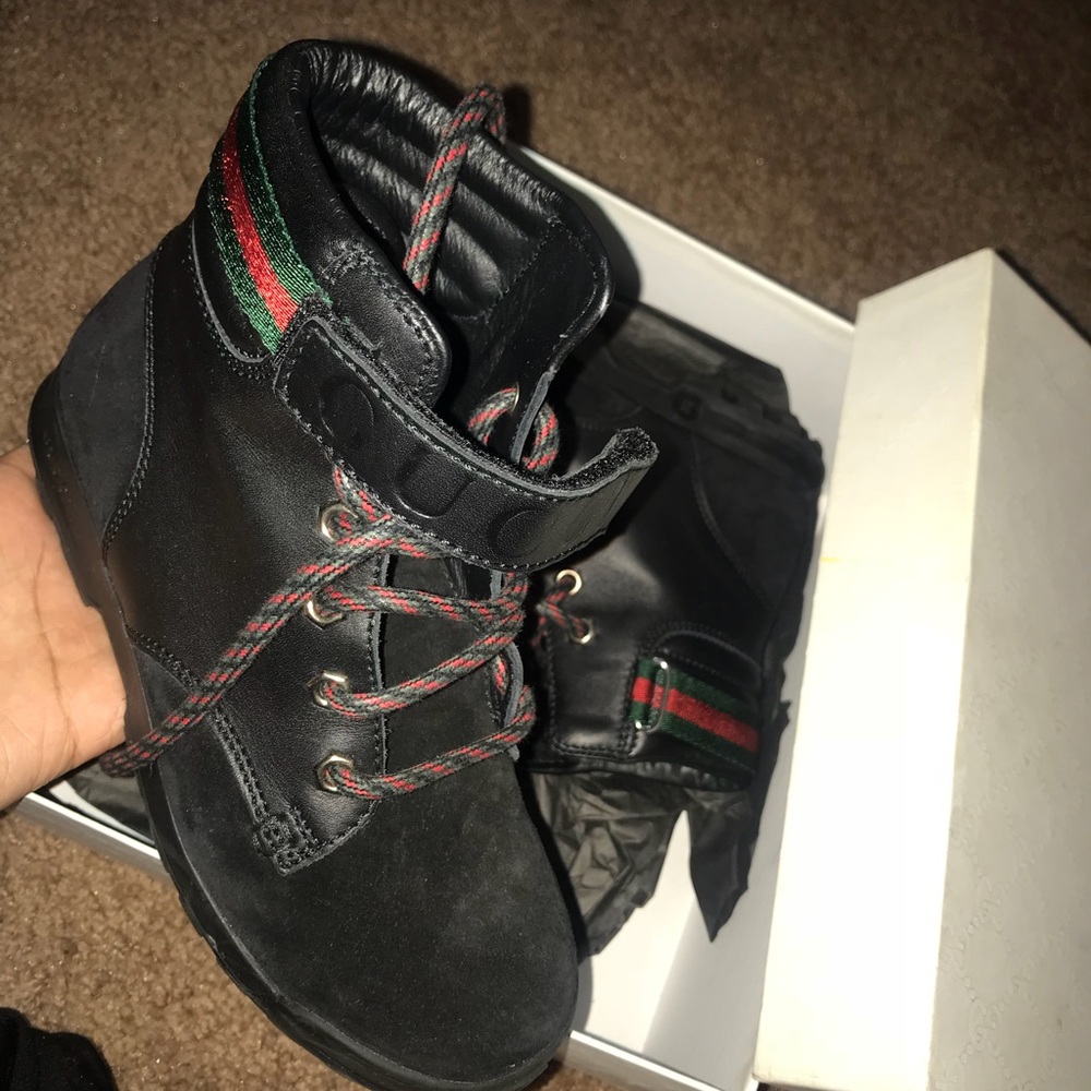 Shoes - Picture 2 of 4